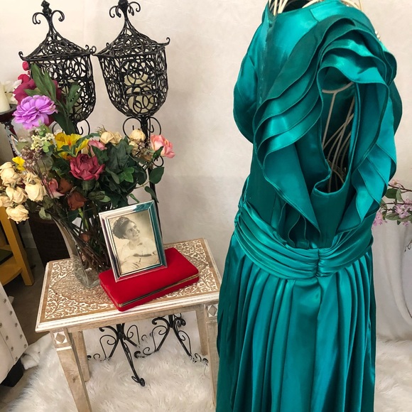 Women’s formal Dress Sz 10/12 - Picture 8 of 8